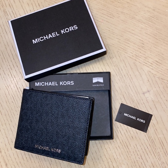 Michael Kors Wallet - Picture 2 of 9